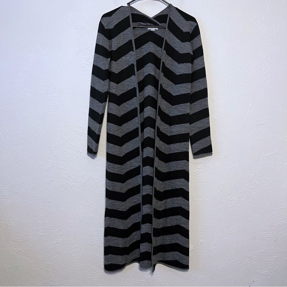Garnet Hill gray black striped chevron long cardigan duster size XS